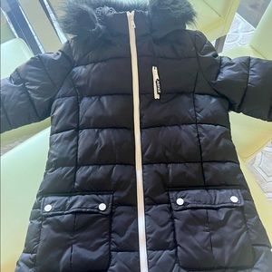 Girls JUSTICE  coat . Great condition! Size 14/16. Black, white zippered pockets